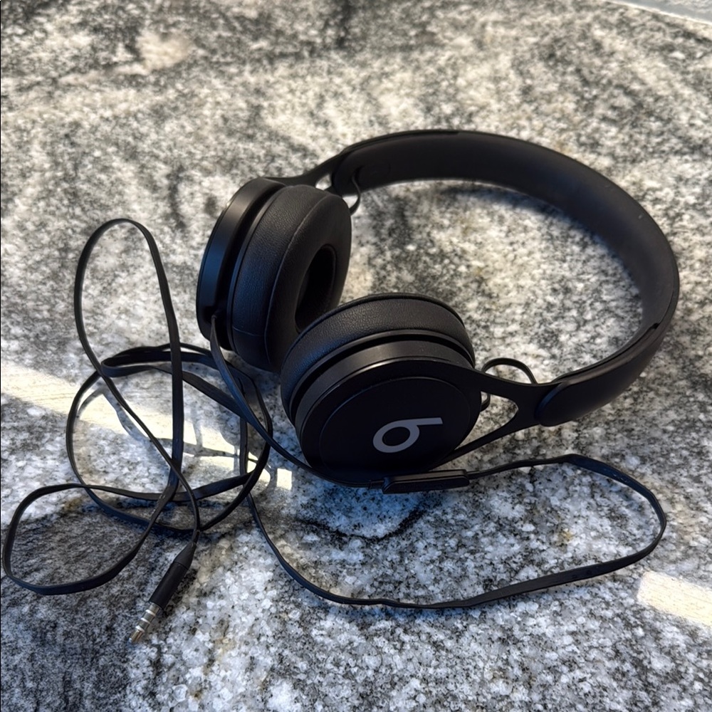 Beats Black Wired Headphones